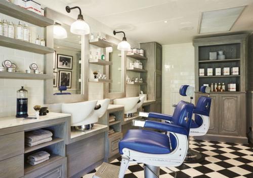 10-@Lux-GG-Murdock-Barber-Shop-1024x719