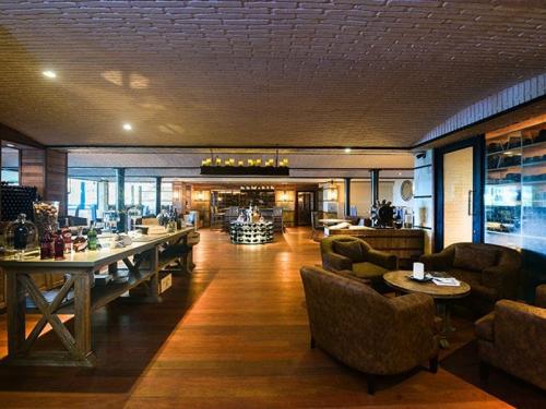 17-IPE-Flooring-3-Belle-Mare-Plage-Hotel-Restaurant