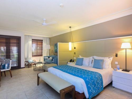 24-Bedhead-in-leather-Bedbase-and-Beside-table-Belle-Mare-Plage-Rooms