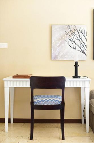 26-Desk-Chair-Belle-Mare-Plage-Villas-1-678x1024